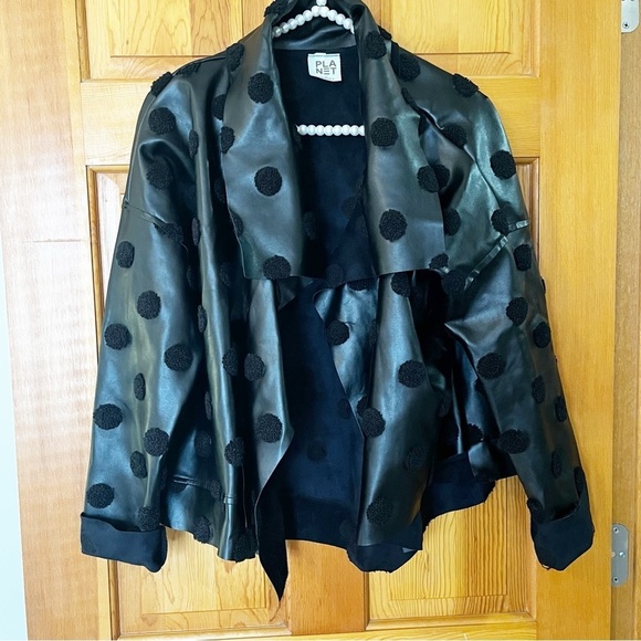 Planet By Lauren G Women’s Black Vegan Leather Cropped Asymmetrical Dots Jacket - Picture 1 of 10